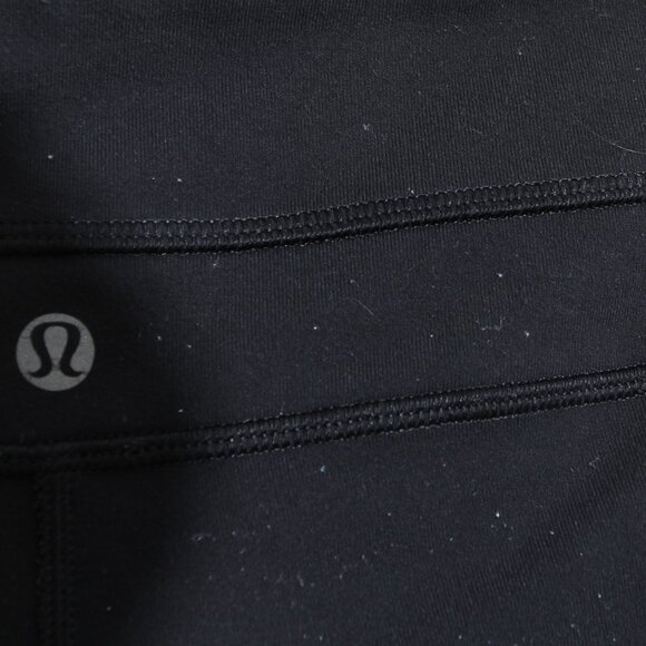 Lululemon Reverse Groove Short (Regular) Black Luon Mid-Rise Biker Size 6 - Picture 15 of 16